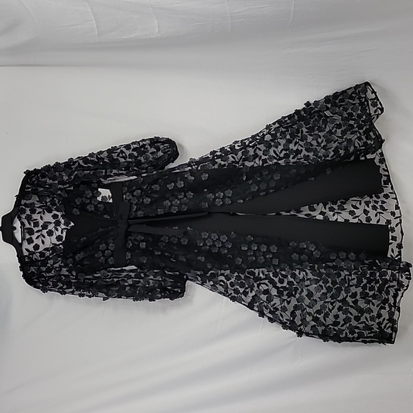 Julia Jordan Women's Black Floral Overlay Jacket & Belted Jumpsuit - Picture 9 of 17